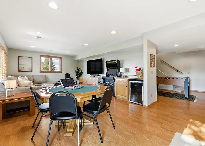 5br Retreat With Hot Tub And Game *
