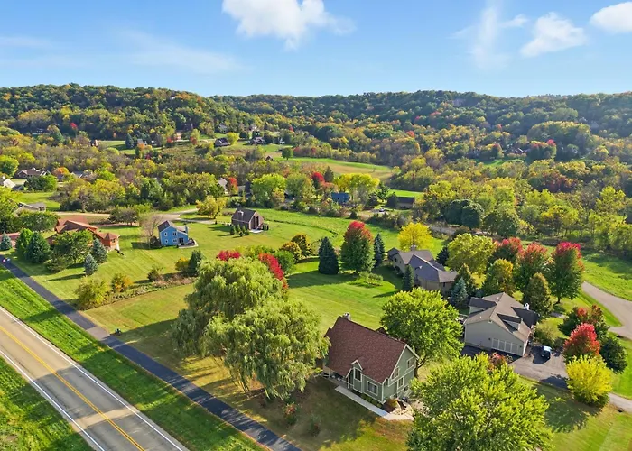 5br Retreat With Hot Tub And Game Holiday home