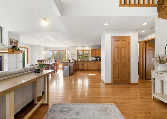 5br Retreat With Hot Tub And Game Holiday home Galena
