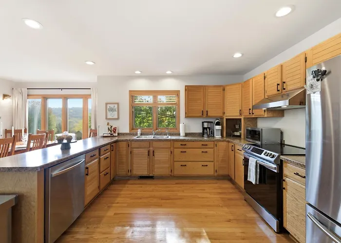 5br Retreat With Hot Tub And Game