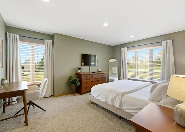 Holiday home 5br Retreat With Hot Tub And Game *