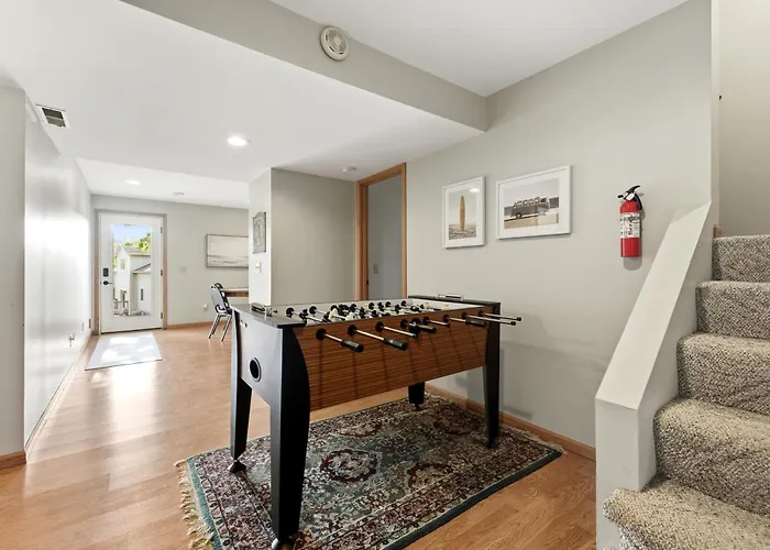 5br Retreat With Hot Tub And Game Holiday home