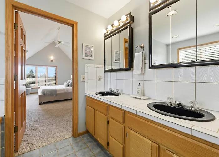 5br Retreat With Hot Tub And Game