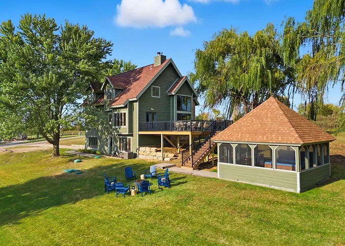Holiday home 5br Retreat With Hot Tub And Game Galena