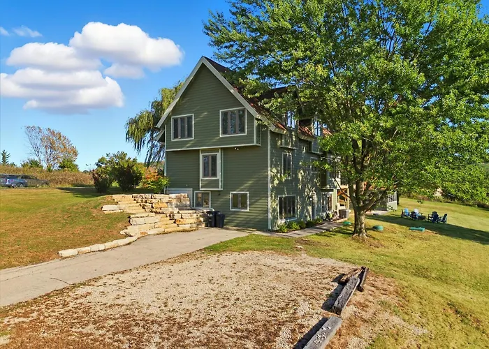 5br Retreat With Hot Tub And Game
