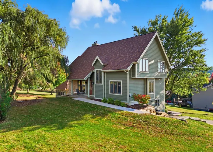 Holiday home 5br Retreat With Hot Tub And Game *
