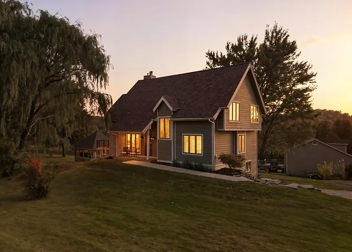 Holiday home 5br Retreat With Hot Tub And Game Galena
